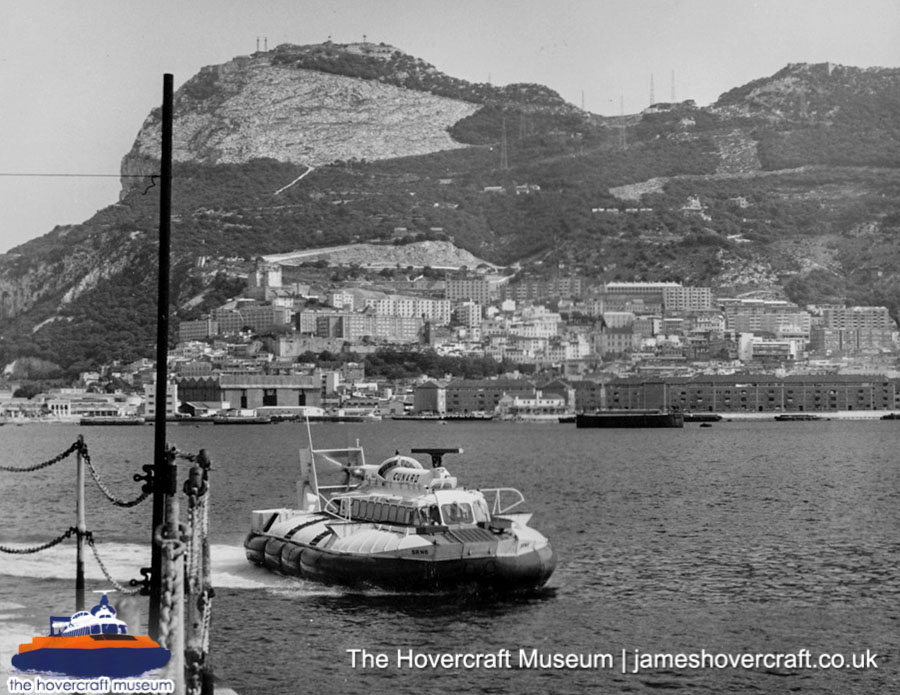 SRN6 passenger hovercraft -  (credit: The <a href='http://www.hovercraft-museum.org/' target='_blank'>Hovercraft Museum Trust</a>).